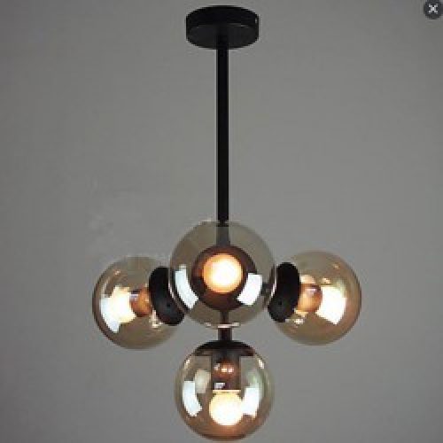 Lustre Noir en métal à 4 boules en Verre