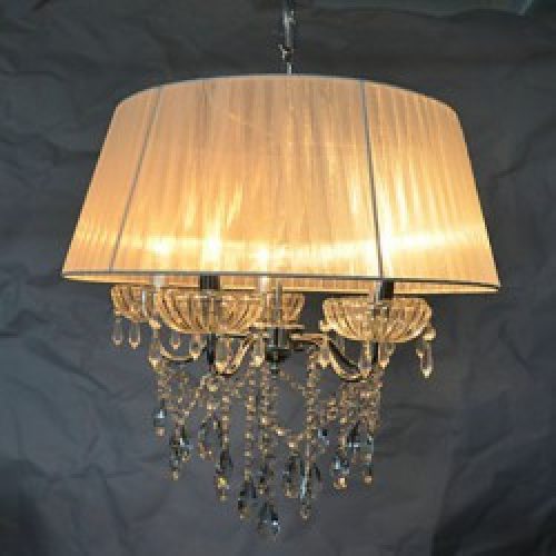 Modèle de pendentif délicat chic de 5 lumières