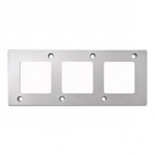 Plaque de finition 3 postes pour appareillage anti-vandalisme