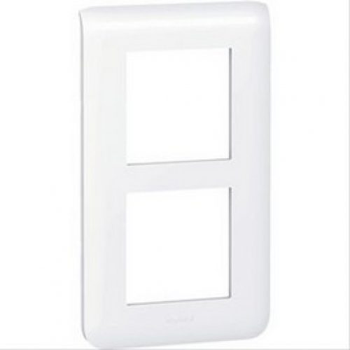 Plaque pour 2×2 modules vertical rénovation Mosaic Blanc Legrand 078854