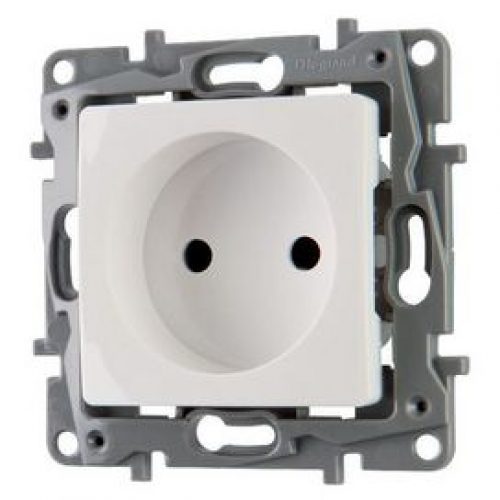 Prise 2P connexion à vis Niloé Blanc Legrand 664734