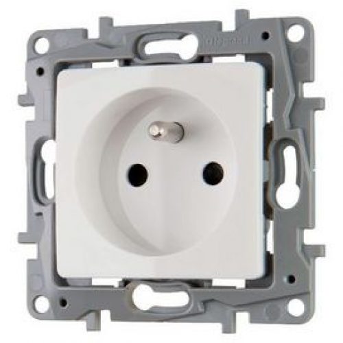 Prise 2P+T connexion à bornes auto Niloé Blanc Legrand 664735