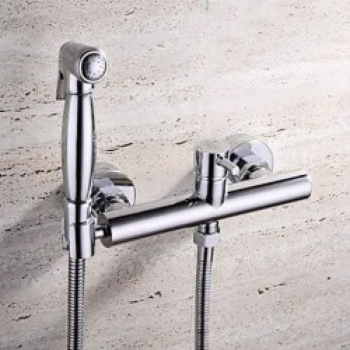 Robinet de bidet fini en métal chromé pour un style contemporain
