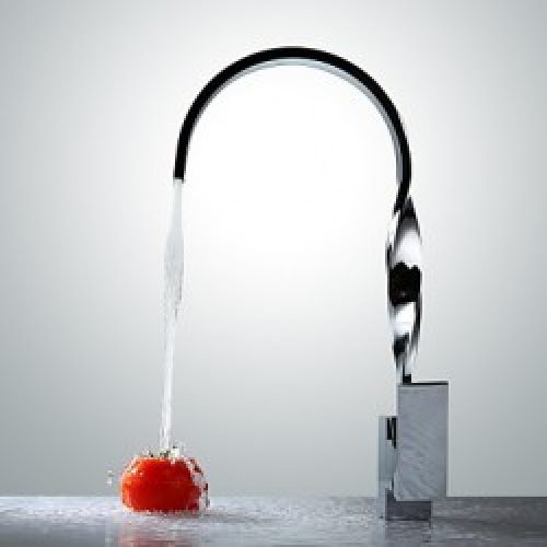 Robinet de cuisine à bec torsadé