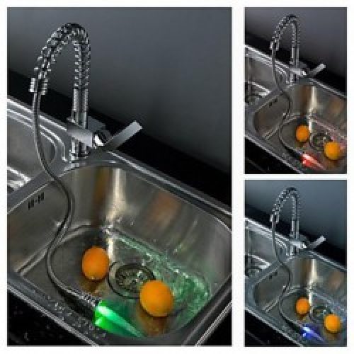 Robinet de cuisine fini en chrome et muni d&rsquo;une seule poignée