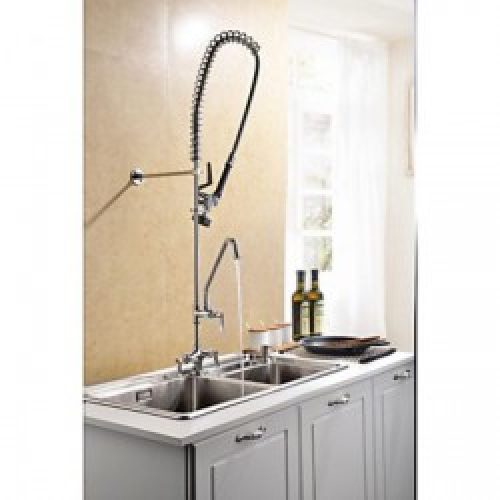 Robinet de cuisine gigogne avec bec rétractable avec une finition en métal chromé