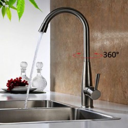 Robinet de cuisine (haut) de style simple et contemporain, un robinet muni d’une seule poignée et fini en nickel brossé