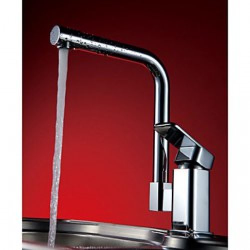 Robinet de cuisine moderne fini en métal chromé pour un style contemporain