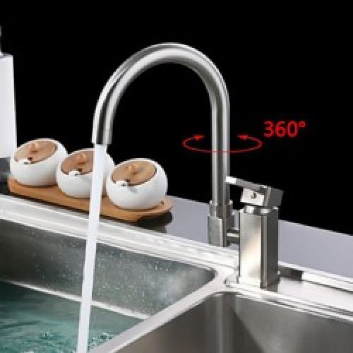 Robinet de cuisine rotatif fini en nickel brossé pour un style contemporain