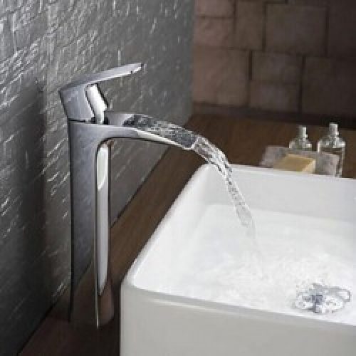 Robinet de lavabo avec bec verseur effet cascade, style moderne fini en chrome