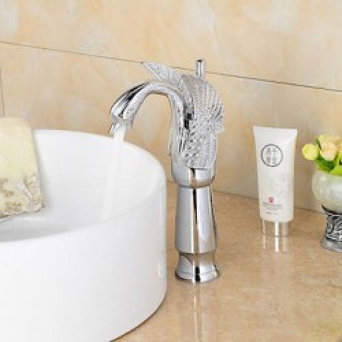 Robinet de lavabo avec design en forme de cygne, un style contemporain fini en chrome
