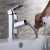 Robinet de lavabo avec mitigeur, bec détachable et extensible, finition en chrome pour un style moderne