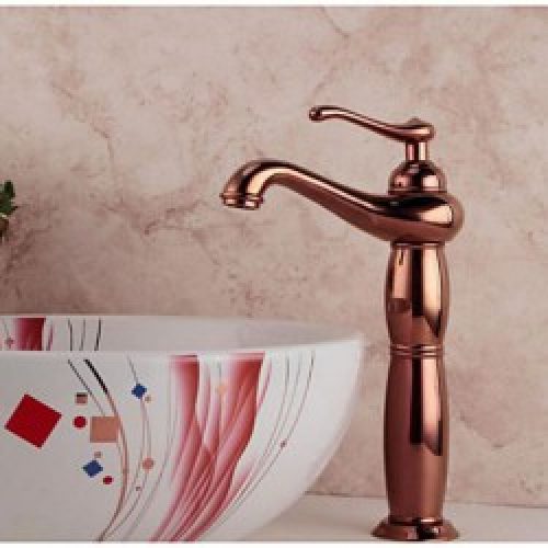 Robinet de lavabo couleur rose or muni d’une poignée et fini en cuivre