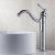 Robinet de lavabo fini en laiton style contemporain et finition en chrome