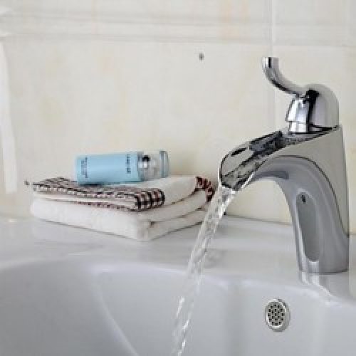 Robinet de lavabo moderne à la forme arrondie, finition chrome