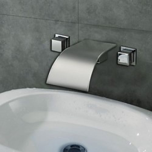 Robinet d&rsquo;évier à bec large et incurvé muni de deux poignées, finition chromée pour un style contemporain