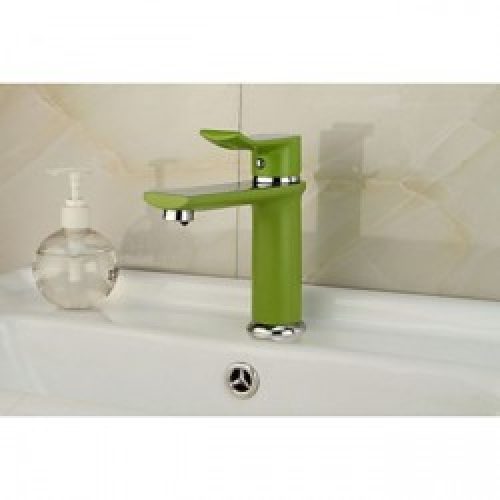 Robinet d&rsquo;évier cascade de couleur verte muni d&rsquo;une poignée, finition chromée pour un style contemporain