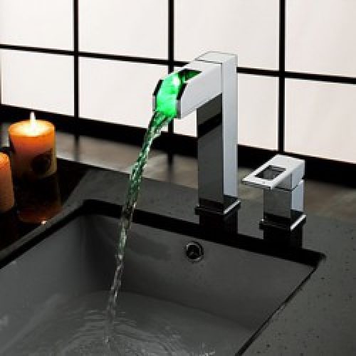 Robinet d&rsquo;évier cascade LED à couleur variable, une finition chromée pour un style moderne