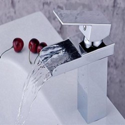 Robinet d&rsquo;évier cascade, un robinet de design contemporain et simple fini en chrome (un seul trou d&rsquo;installation)