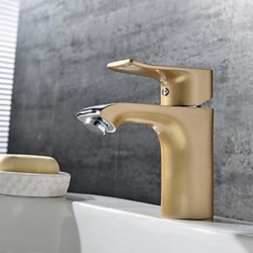 Robinet d&rsquo;évier couleur or et à poignée unique, un style simple et contemporain