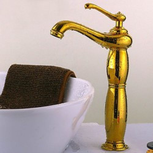 Robinet d&rsquo;évier couleur or muni d&rsquo;une poignée et d&rsquo;un seul trou d&rsquo;installation