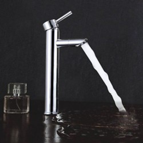 Robinet d&rsquo;évier (grand) style contemporain fini en chrome, un robinet à poignée unique