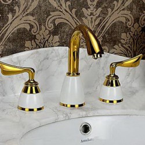 Robinet d&rsquo;évier mélangeur à deux poignées et trois trous d&rsquo;installations