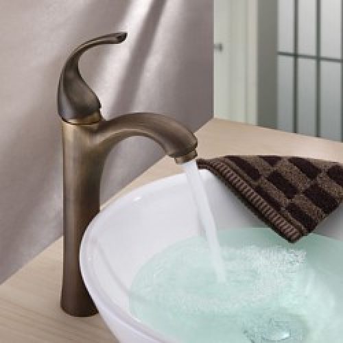 Robinet d&rsquo;évier poignée unique, style antique fini en laiton