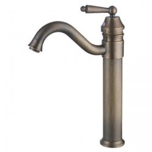 Robinet d&rsquo;évier style antique et robuste avec mitigeur intégré, muni une seule poignée