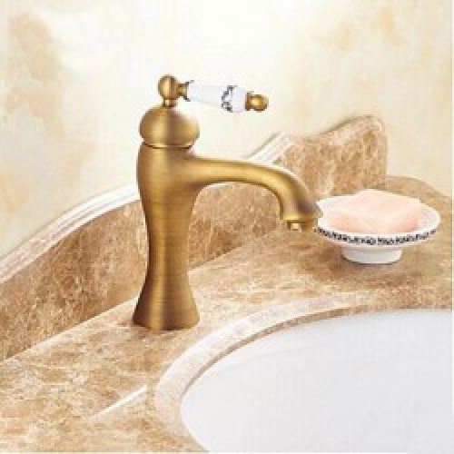 Robinet salle de bain avec finition en laiton pour un style inspiré de modèle antique