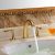 Robinet salle de bain dorée muni d’un mélangeur, style antique (finition Ti-PVD)