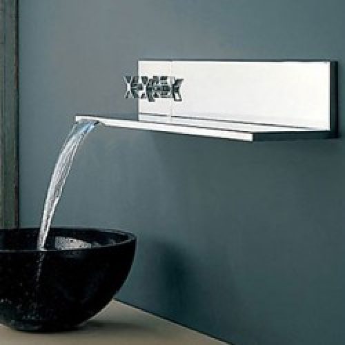 Robinet salle de bain effet cascade avec mélangeur intégré, style moderne (support mural)