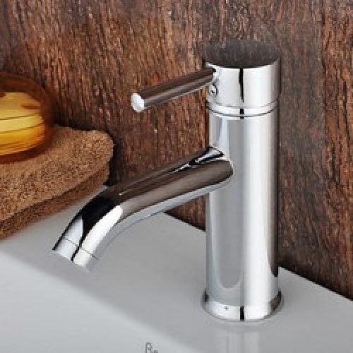 Robinet salle de bain robuste fini en chrome, style moderne