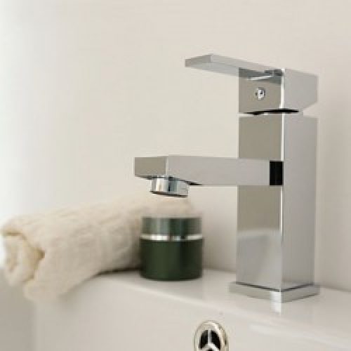 Robinet salle de bain style simple et contemporain avec en finition en chrome